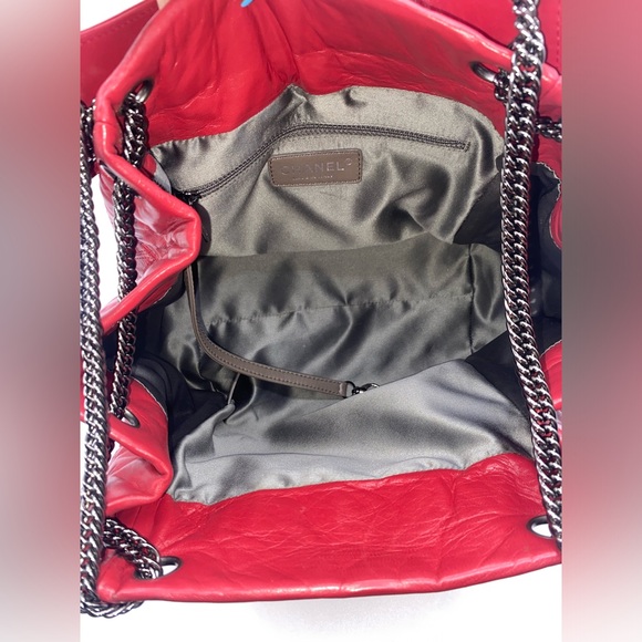 Authentic CHANEL Handbag - Picture 5 of 12